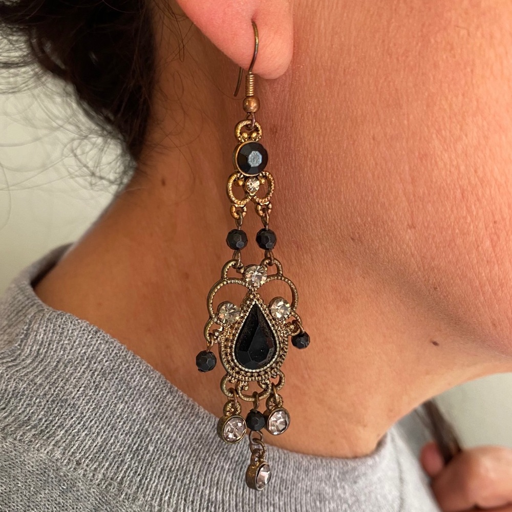 Chandelier earrings